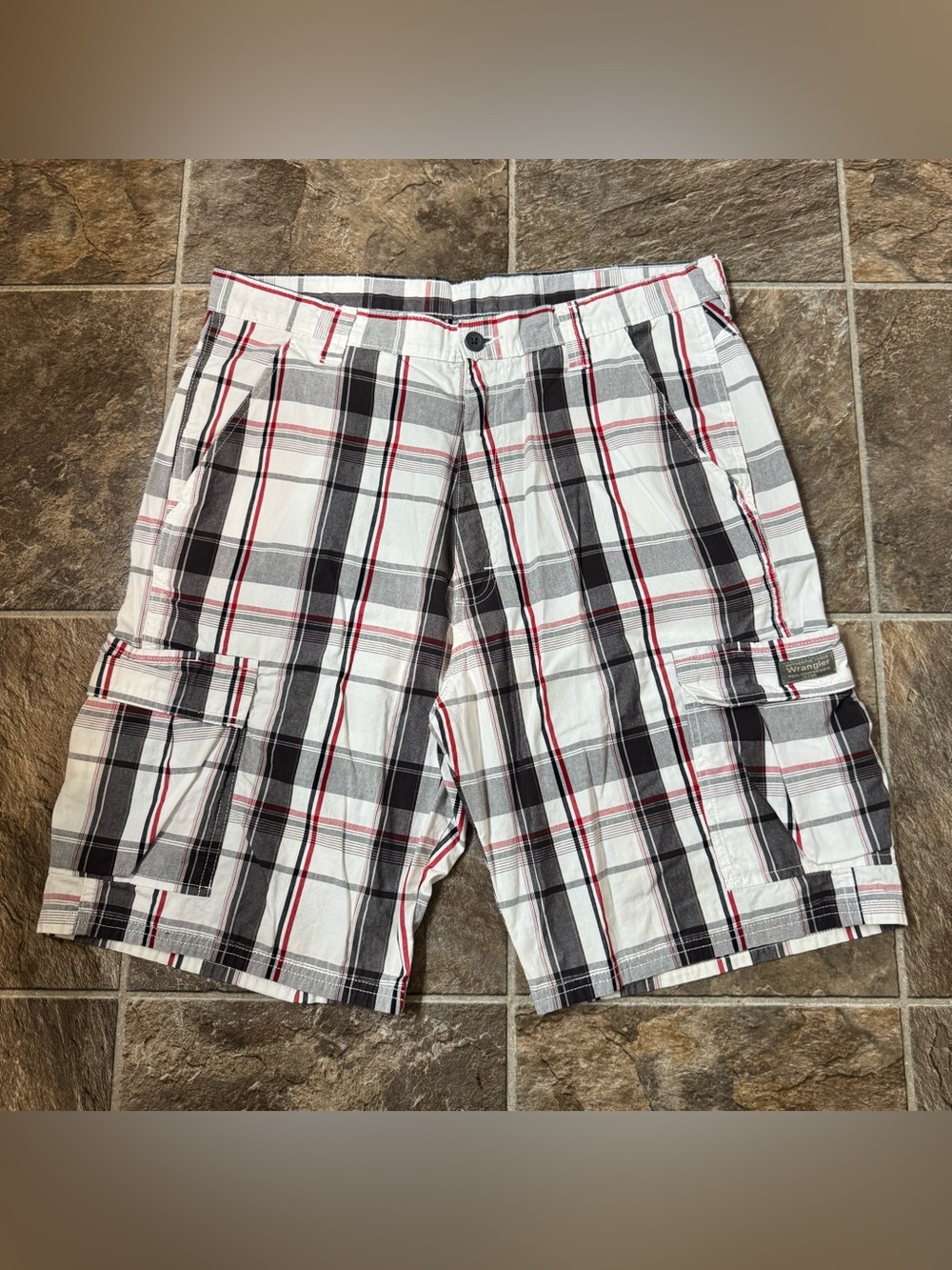 Y2K Vintage Plaid Cargo Shorts Mens 36 Black/Red Plaid Wrangler Utility Pockets